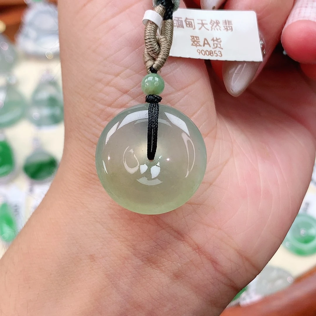 颈饰未镶嵌翡翠平安扣