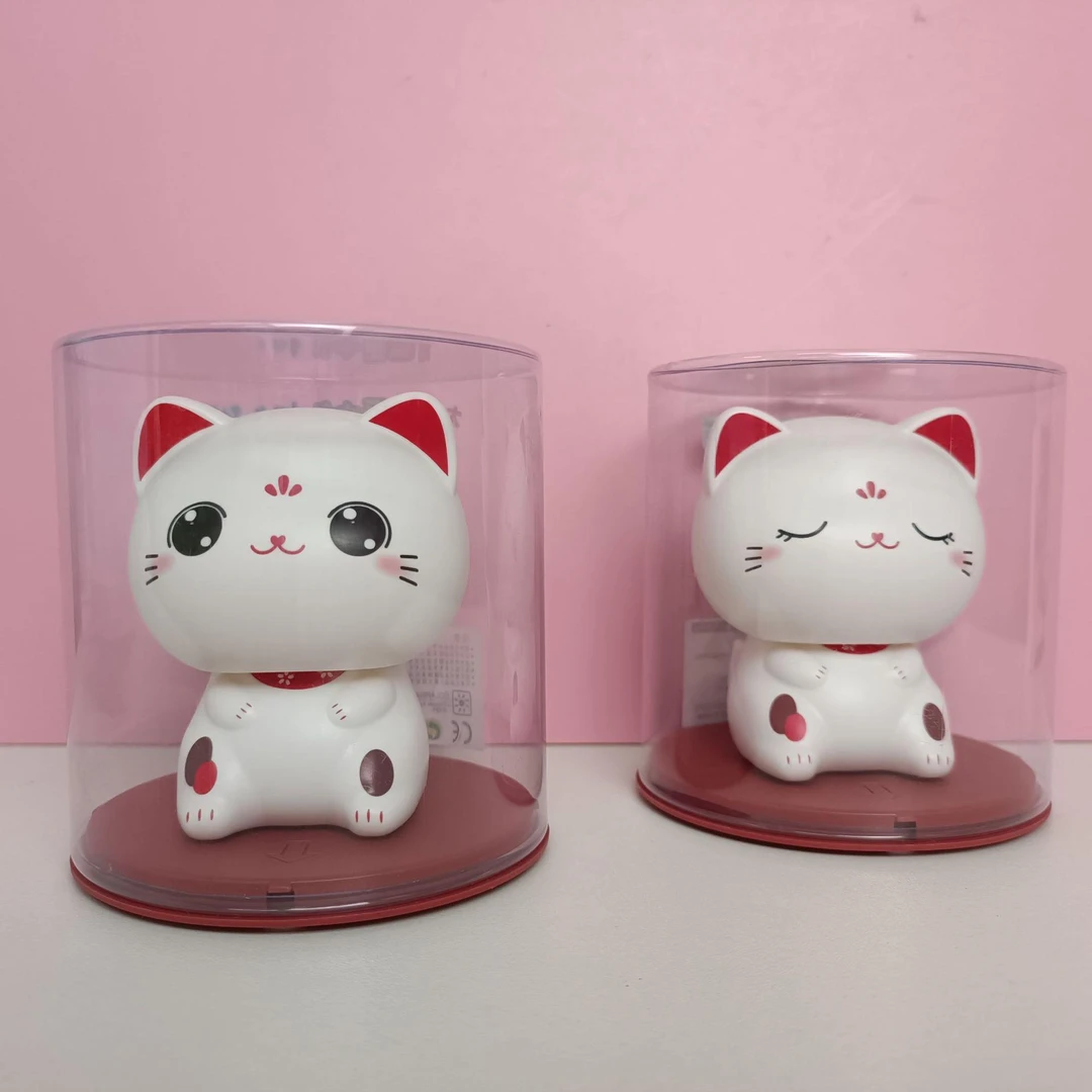 太阳能摇头招财猫汽车装饰摆件可爱年会开业店铺办公桌创意礼品