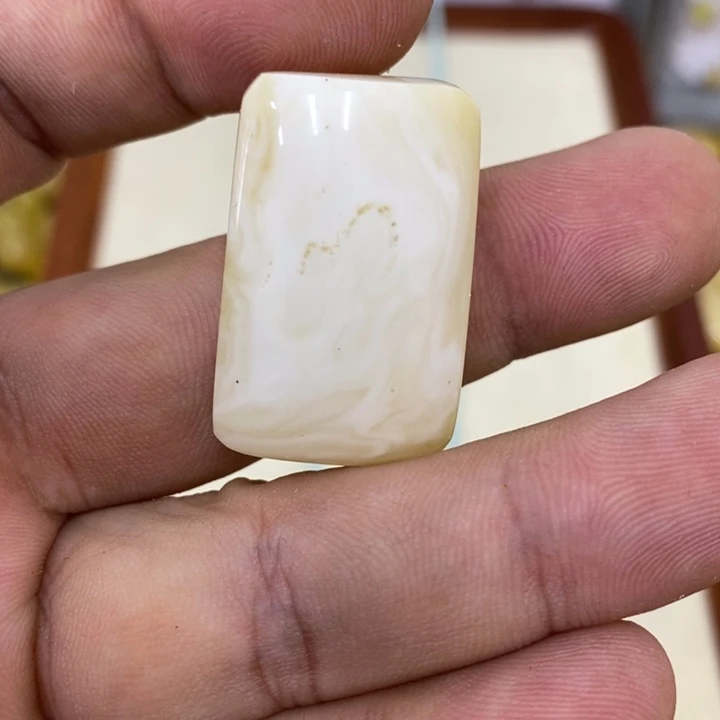 蜜蜡未镶嵌裸石吊坠