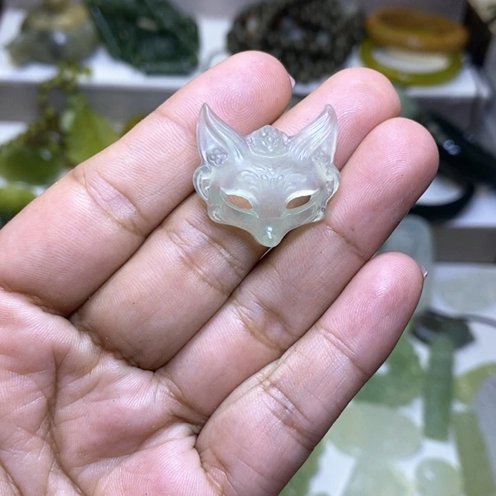 蛇纹石玉未镶嵌颈饰金*