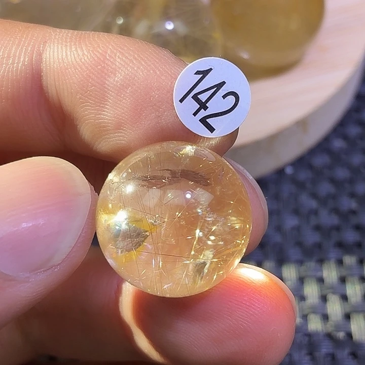 伊***绪未镶嵌吊坠(不含链)水晶