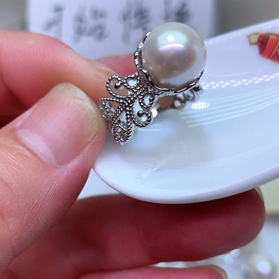 银S925镶嵌淡水珍珠耳饰
