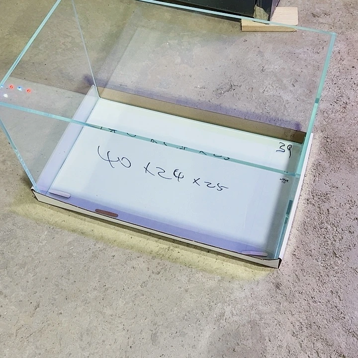 玻璃40.24.25裸缸送垫子