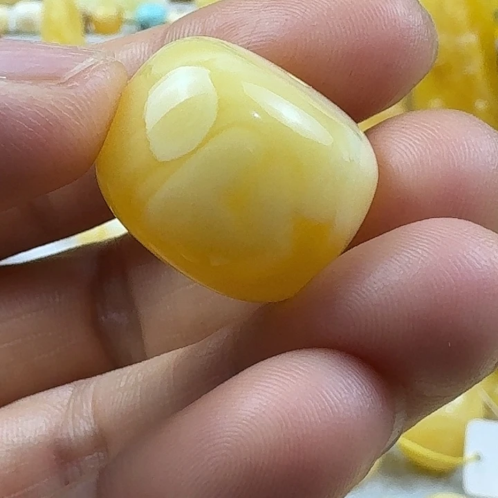 春***里裸石琥珀未镶嵌31