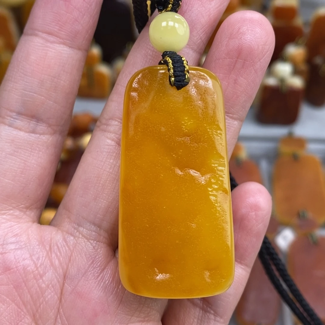 蜜蜡未镶嵌珠宝奇石