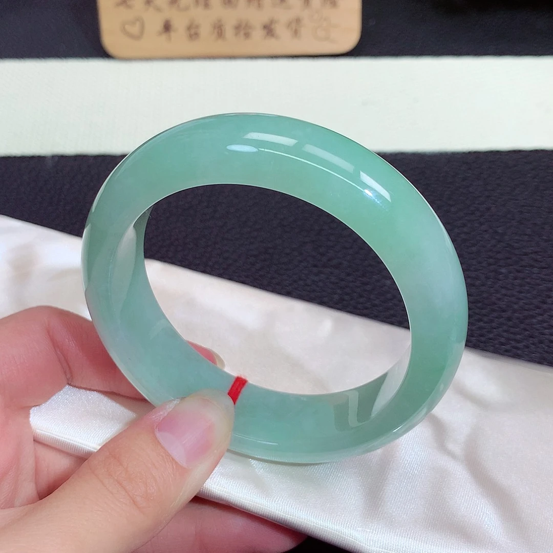 翡翠手镯未镶嵌9002