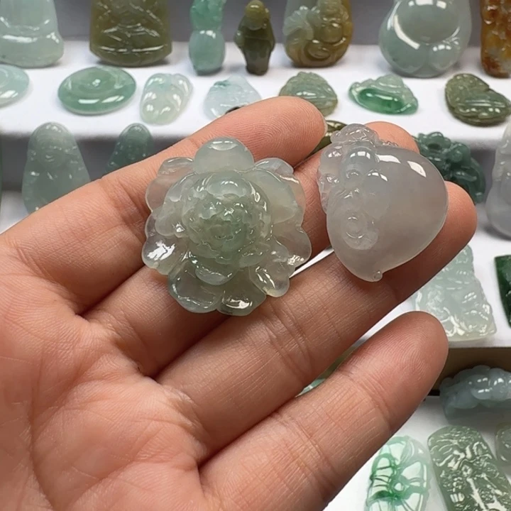 别***恙翡翠未镶嵌颈饰翡翠