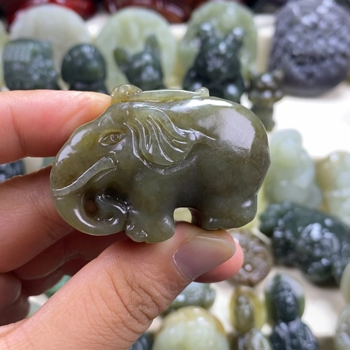 颈饰未镶嵌和田玉