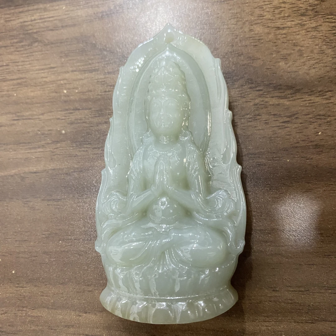 和田玉青白坐观音