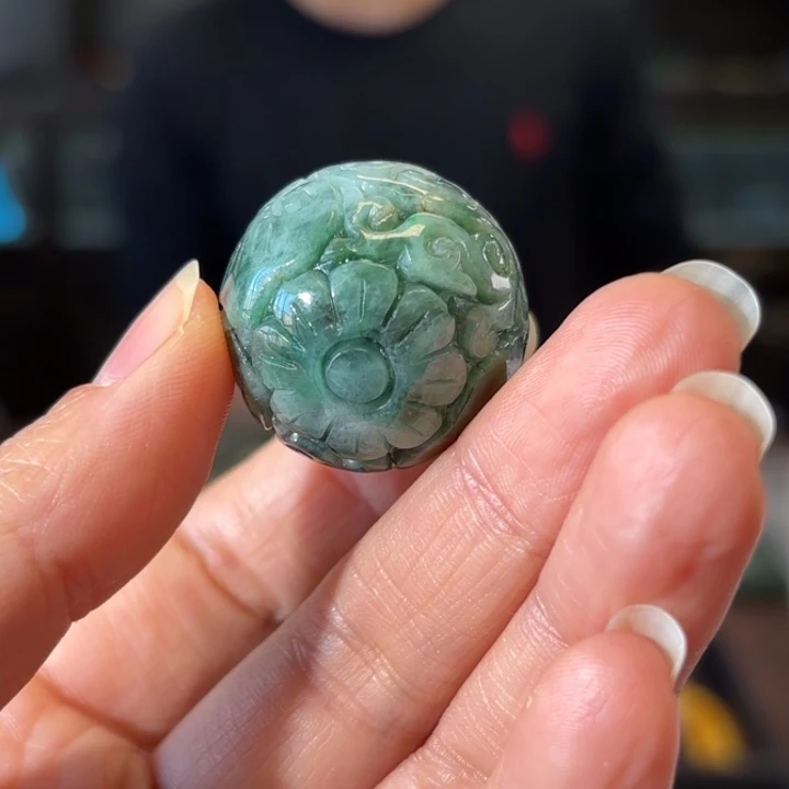 慢***慢翡翠未镶嵌颈饰翡翠