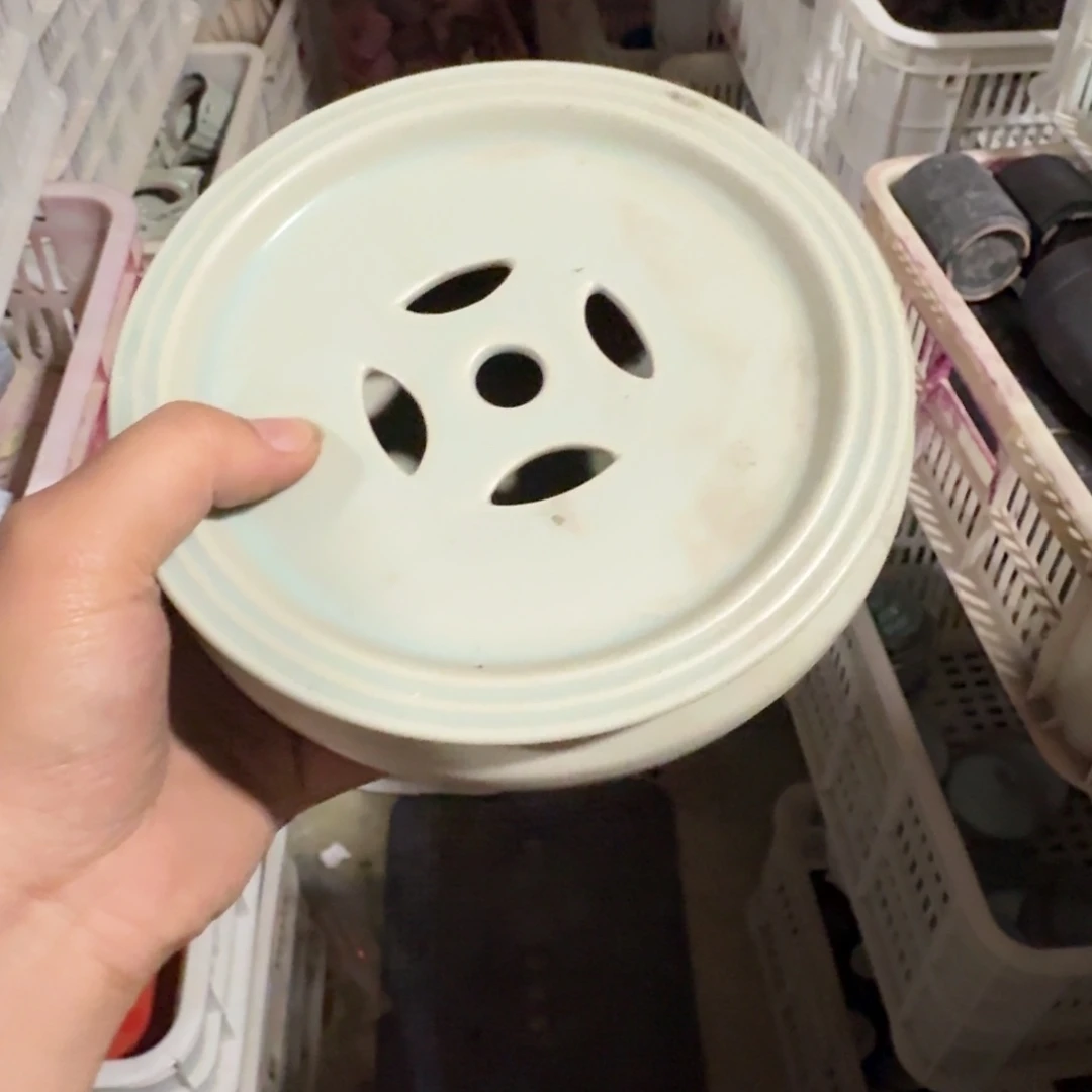 微瑕疵介意勿拍陶瓷器皿F074