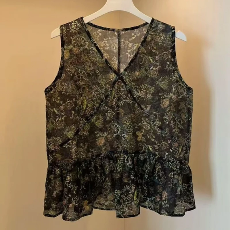 2025夏季新款简约法式V领碎花无袖马甲轻薄设计感百搭显瘦上衣潮