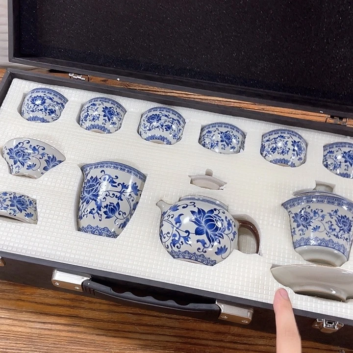 孤品茶具套装等。