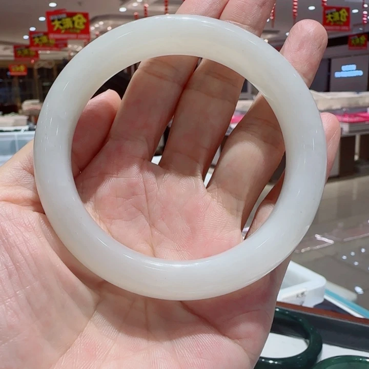 乐***吕未镶嵌手镯和田玉343