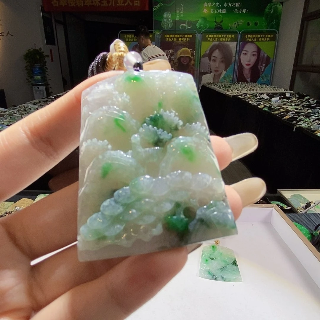 颈饰未镶嵌翡翠翡翠