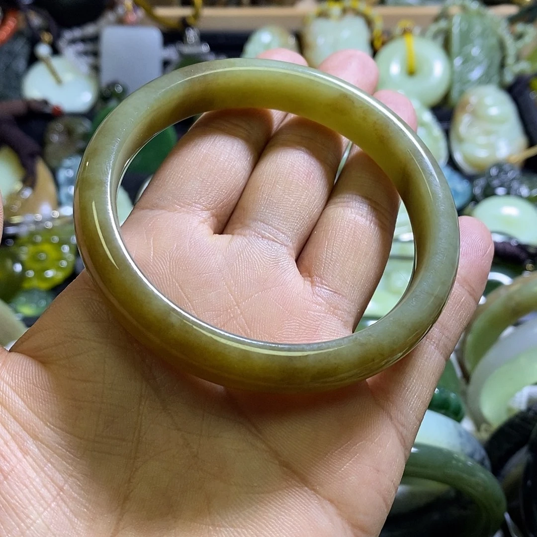 未镶嵌手镯和田玉60口径