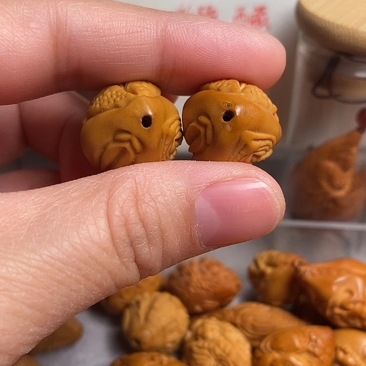 吊坠橄榄核瑕疵品，不退不换