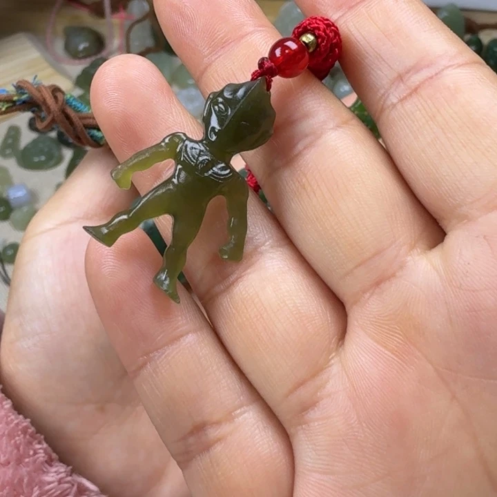 画***的和田玉未镶嵌挂件