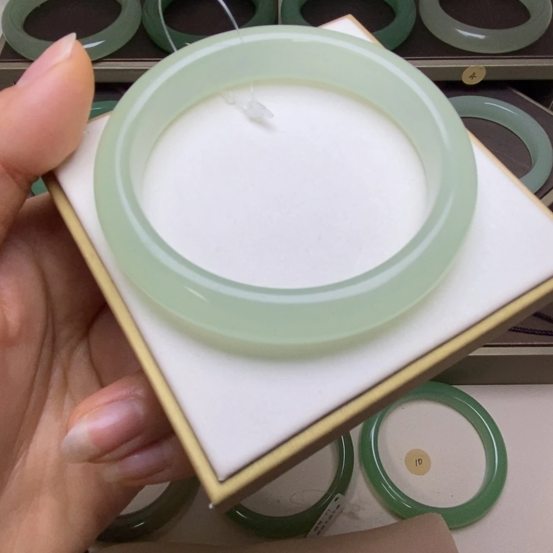 东陵石未镶嵌手镯