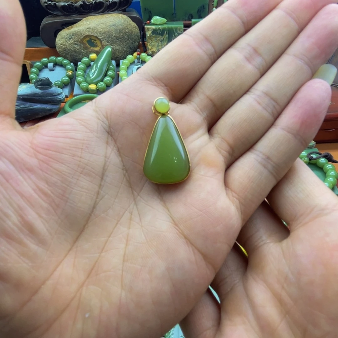 康***1岫岩河磨玉（透闪石质玉）未镶嵌颈饰