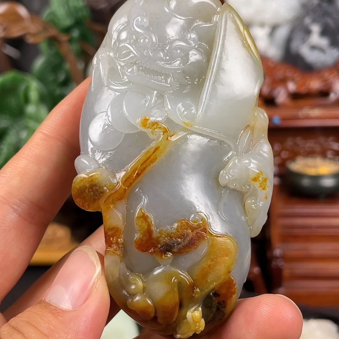 和田玉未镶嵌把件