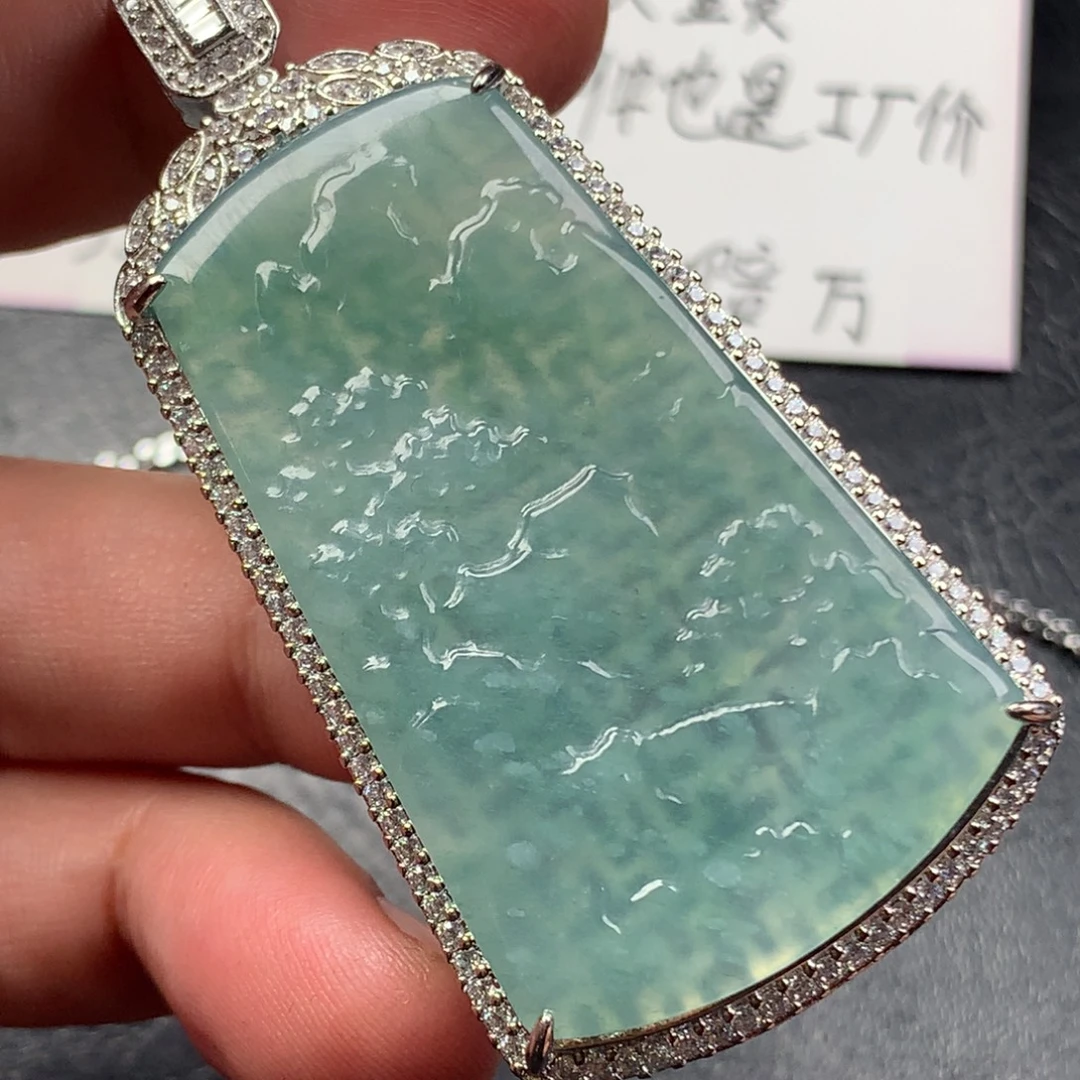 颈饰未镶嵌翡翠大山水