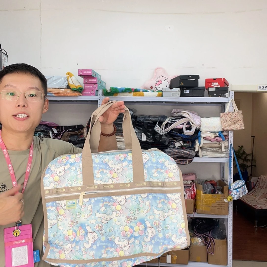 PU化妆包等产品和产品