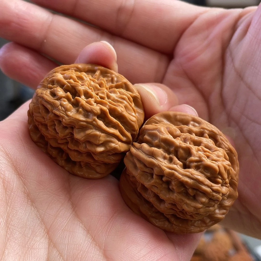 桃核把件37×37尺平谷四座楼（单只蹭尖）CN01408