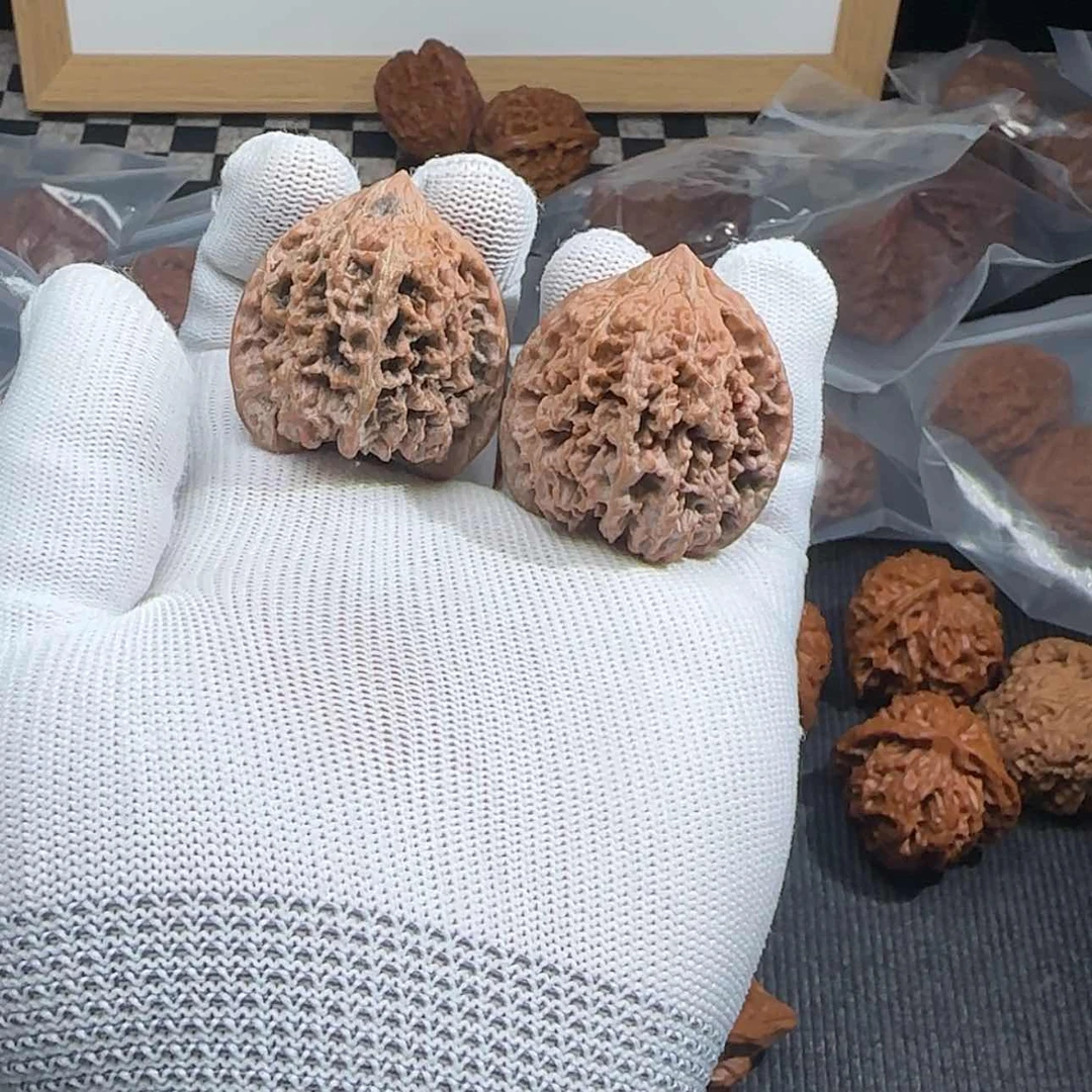 【闪购商品】文玩核桃把件粉皮星星