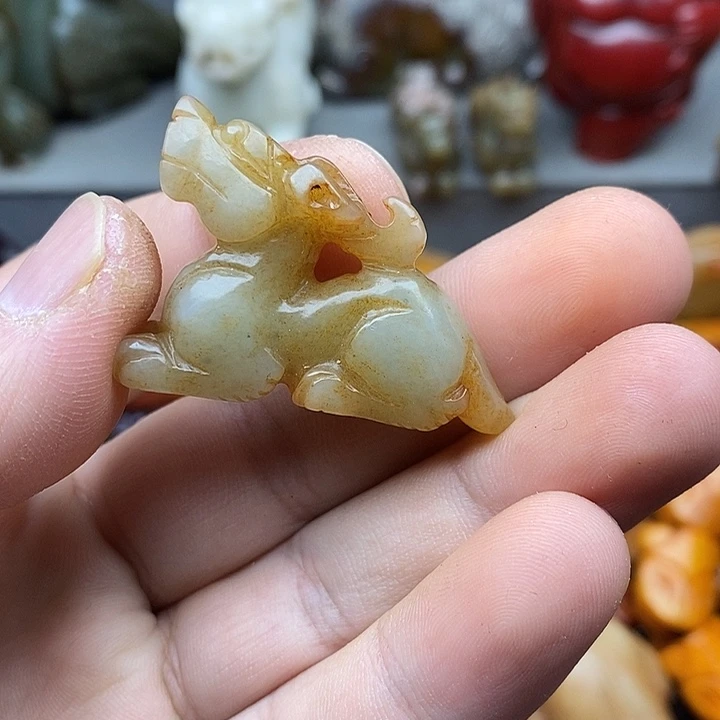 未镶嵌蛇纹石玉颈饰