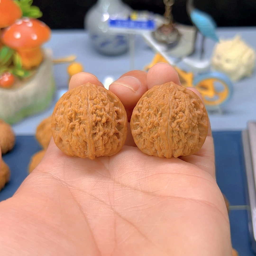 文玩核桃把件精品野生手捻