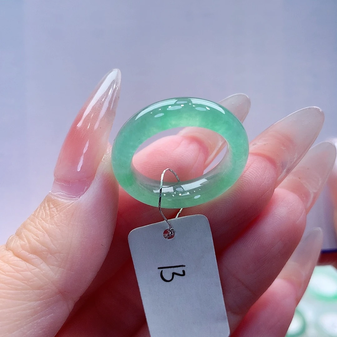 乌***业翡翠未镶嵌戒指缅甸A货