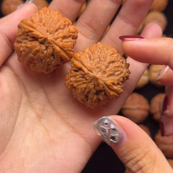 大***海文玩核桃吊坠核桃