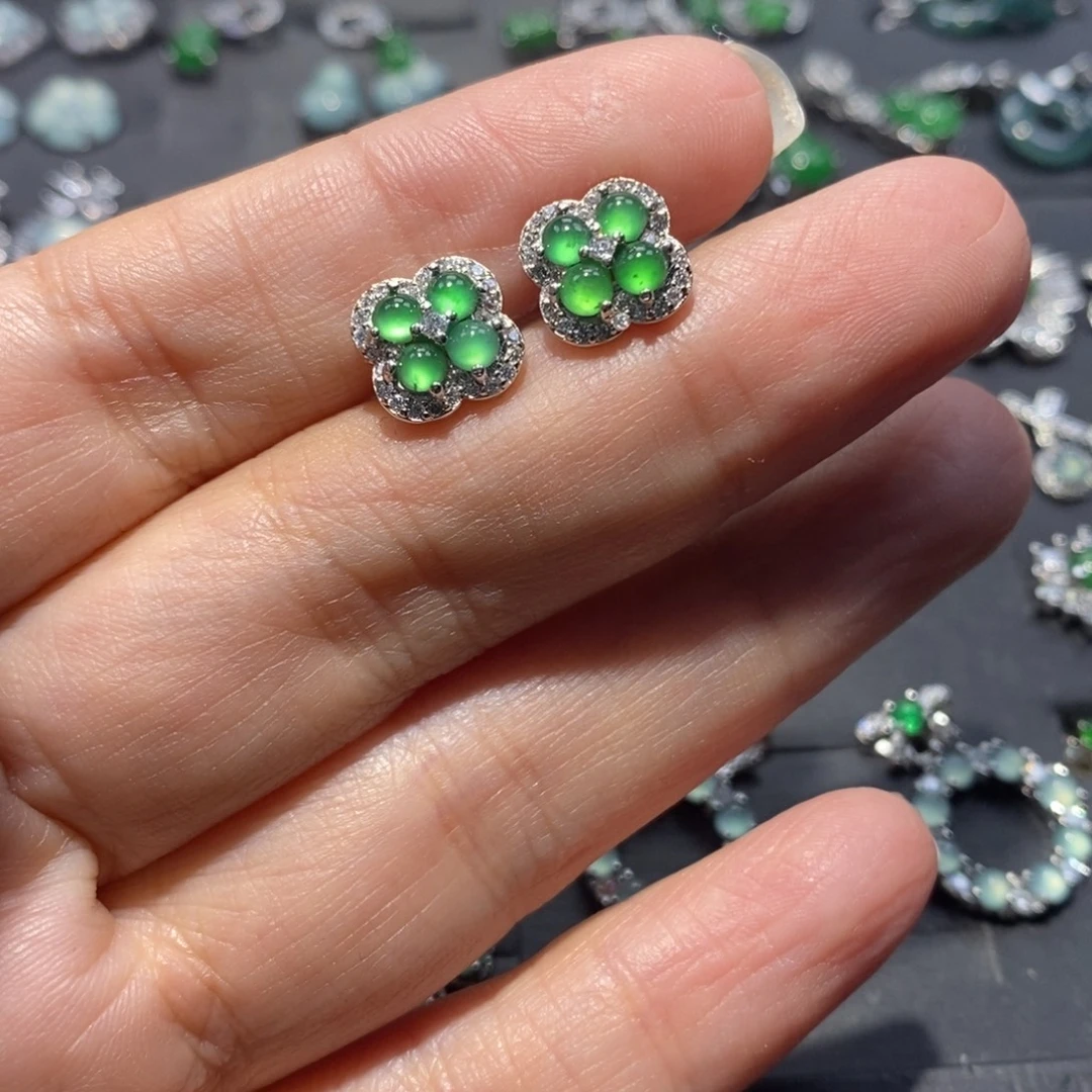 咩***_翡翠未镶嵌颈饰翡翠