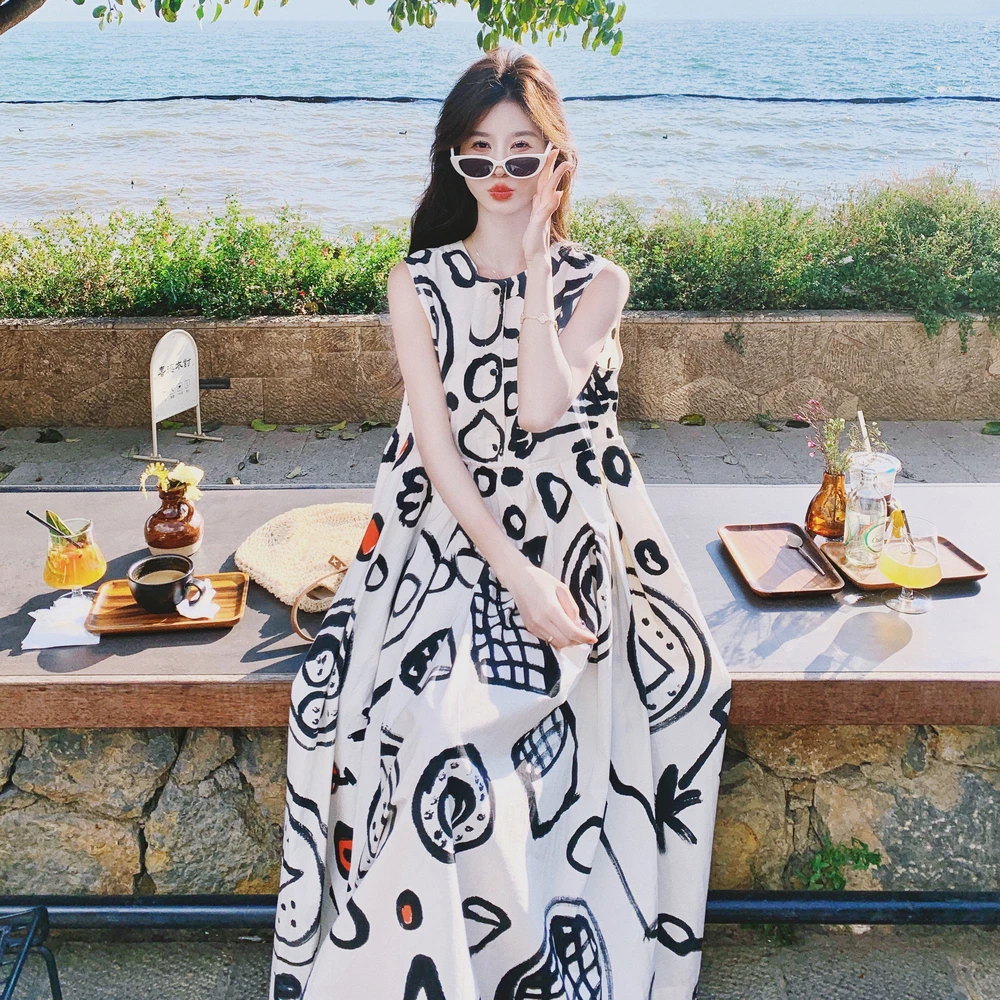 手绘涂鸦印花连衣裙女2025夏季新款氛围感气质显瘦纯欲无袖背心裙