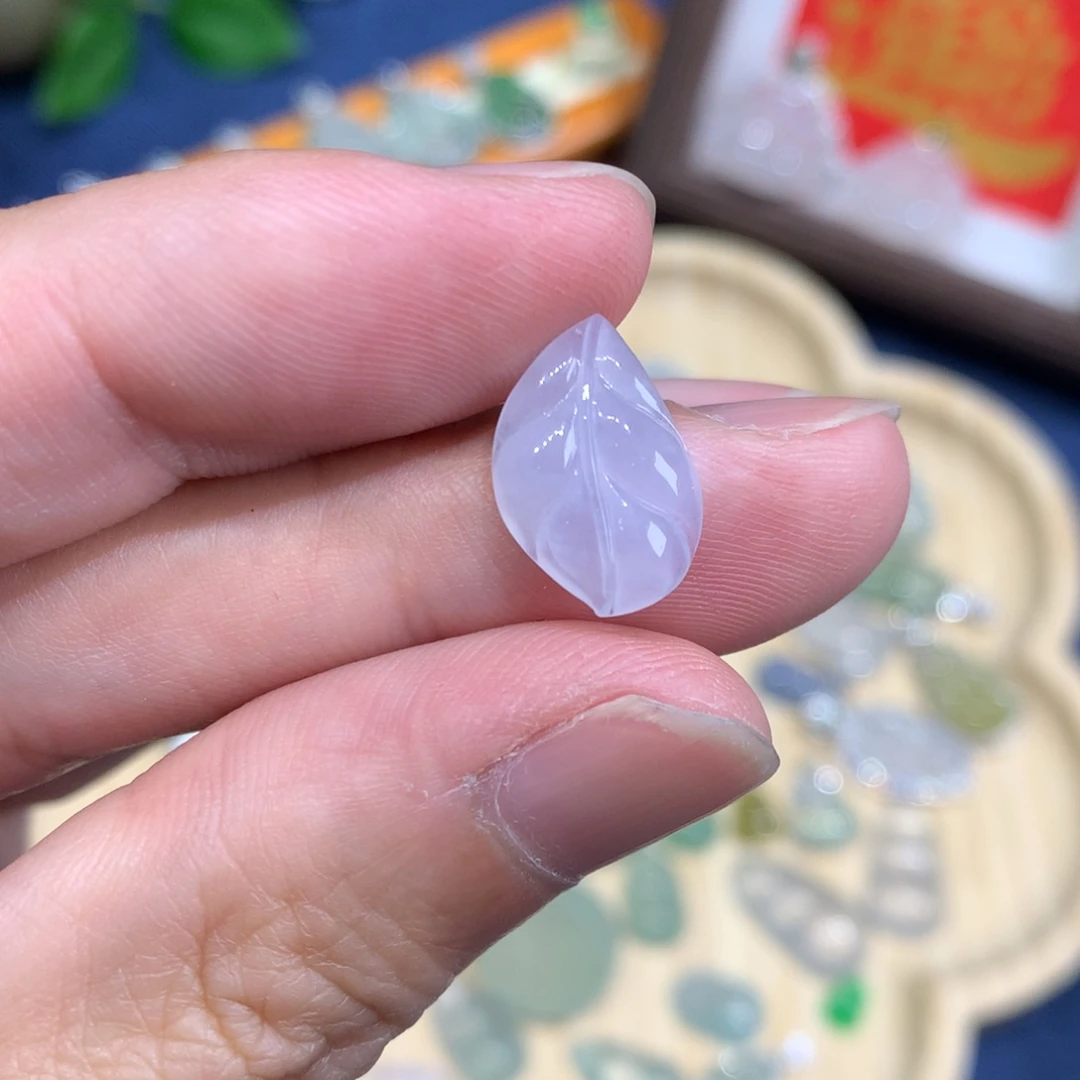 翡翠未镶嵌颈饰叶子