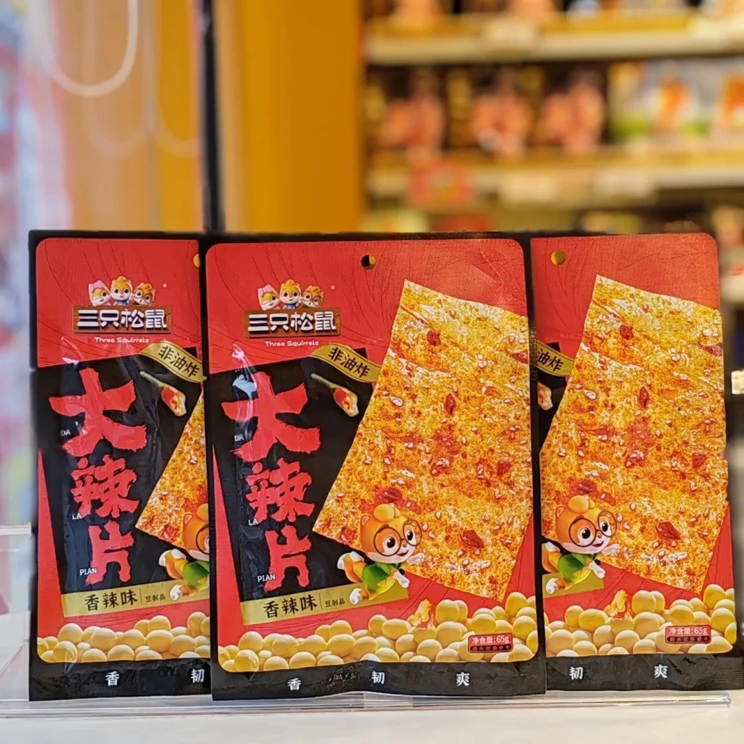 三只松鼠大辣片65g香辣味美味追剧零食