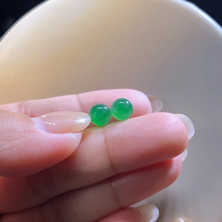 翡翠未镶嵌吊坠(不含链)翡翠冰绿珠（随机发一个）