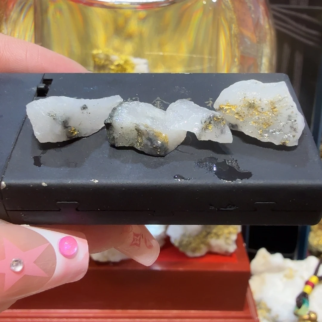 聚金阁天然明金矿标