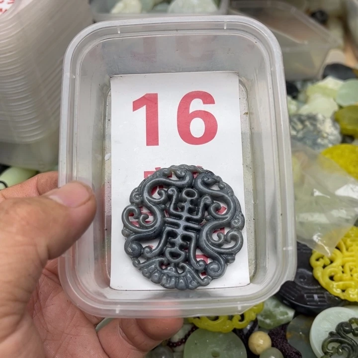 蛇纹石玉未镶嵌挂坠