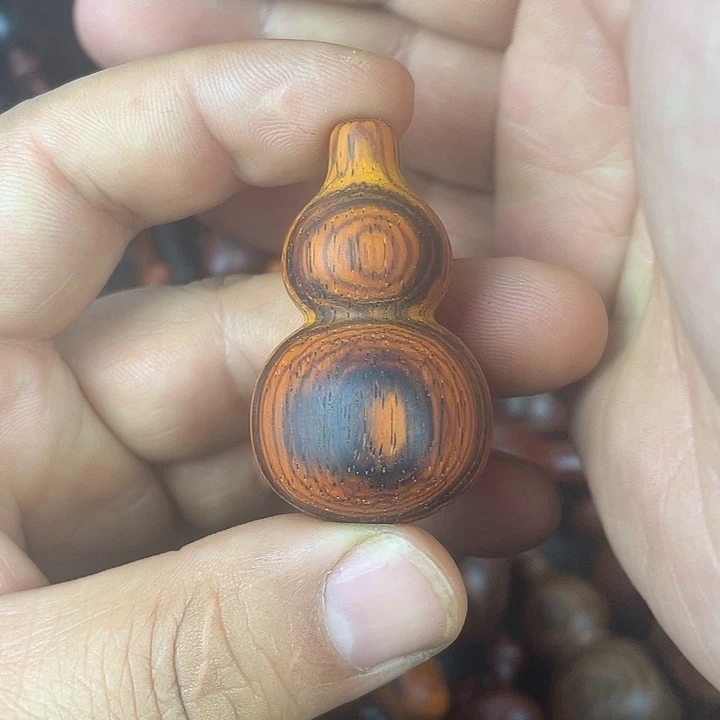 微凹黄檀（南美大红酸枝）