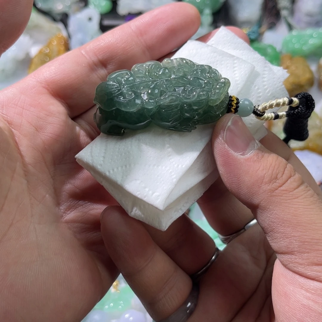翡翠颈饰未镶嵌天然