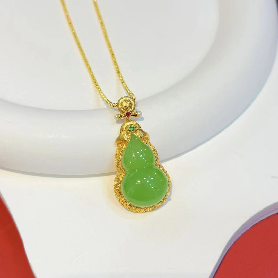 【红娘子】18K金镶嵌22*14*8mm和田玉苹果绿葫芦HNZ9391