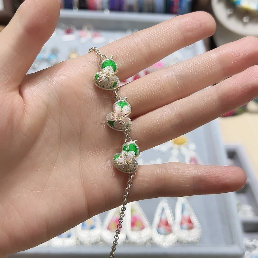 织绣手工苗银手链