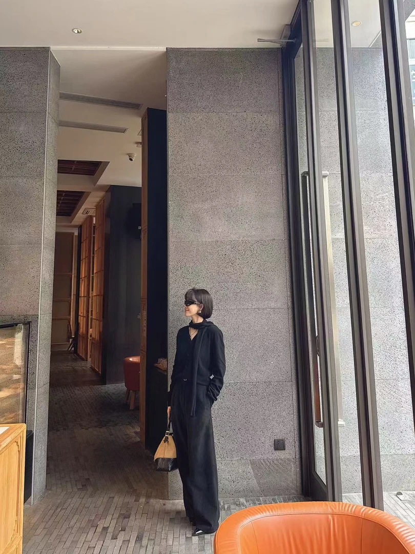 【Winnie】雾面感麂皮绒黑色长裤
