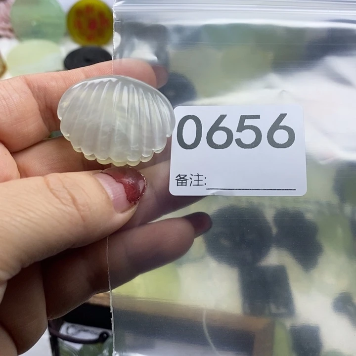 蛇纹石玉颈饰合金小****?