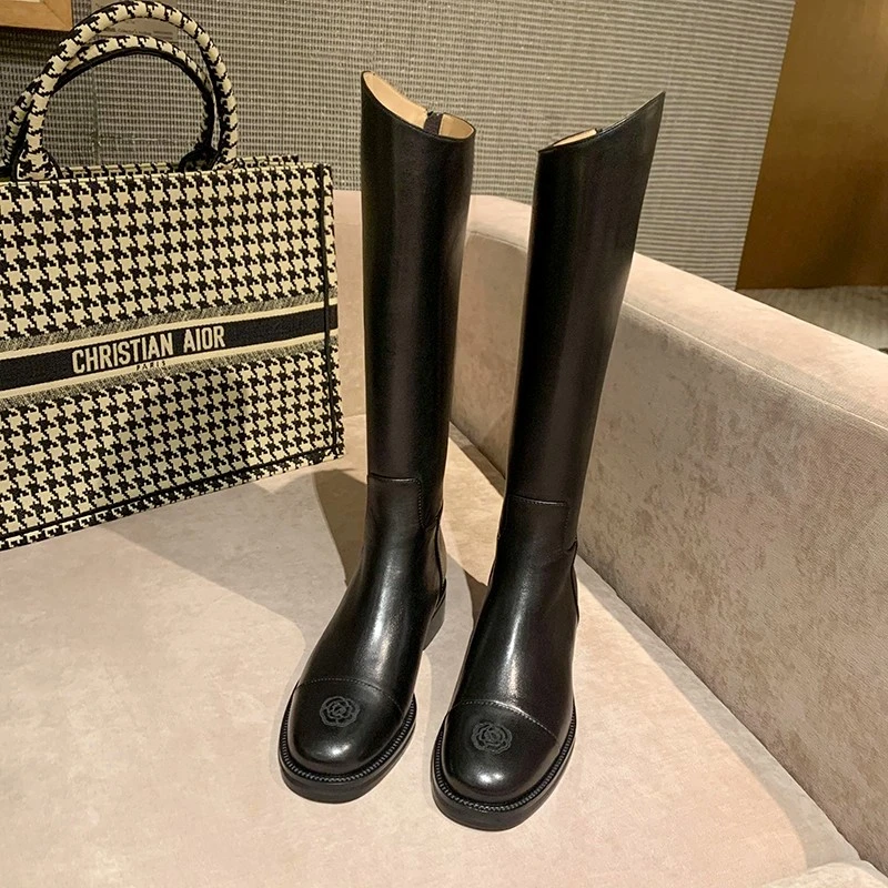 小香风靴子女长筒靴2025新款秋冬不过膝山茶花长靴显瘦高筒骑士靴