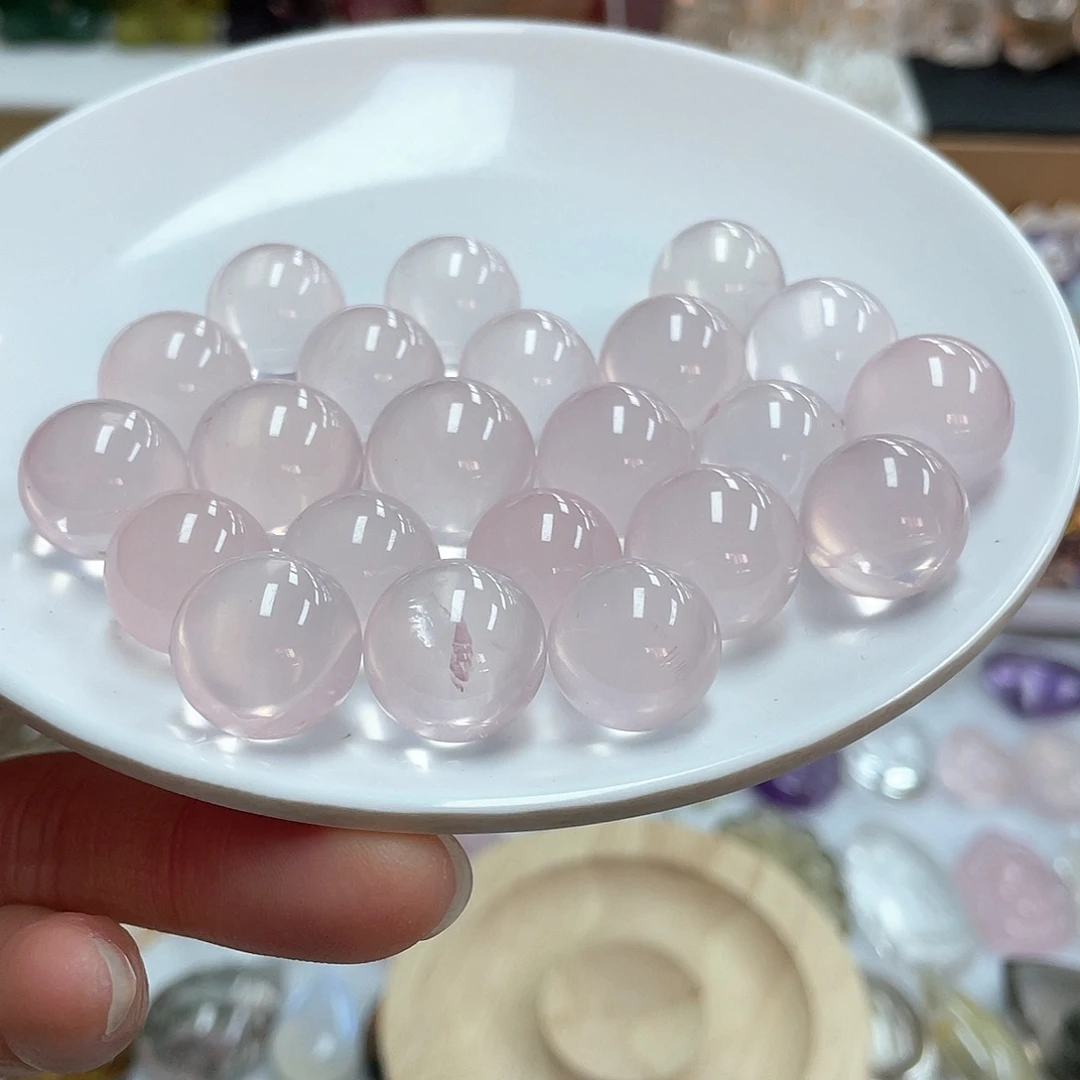 水晶珠宝半成品未镶嵌顾**?