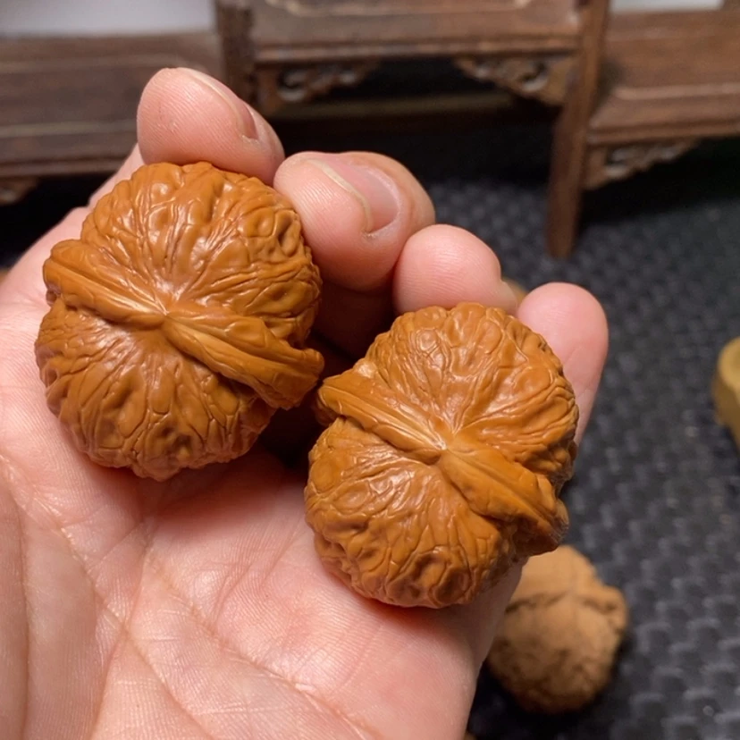 【闪购商品】文玩核桃吊坠40尺，有修元宝