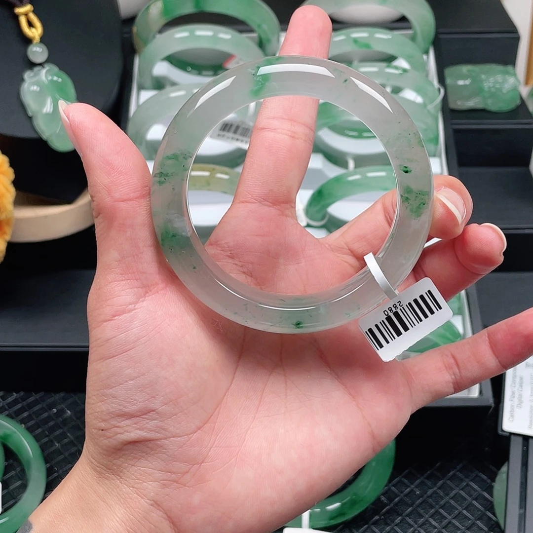 石英质玉未镶嵌手镯